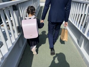 色とデザインが綺麗で上品で家族皆んな気に入っています。