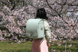 ランドセルのカラーと背中のクッションがふわふわしているのがお気に入りです。